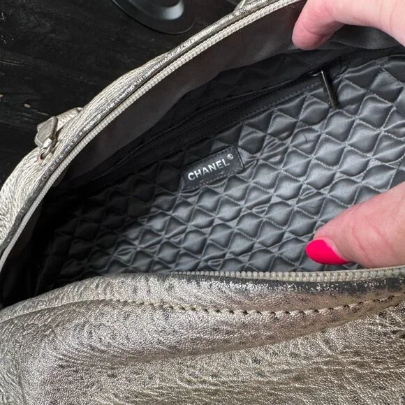 Chanel Matelasse Gold Leather Hand Bag - Picture 5 of 9